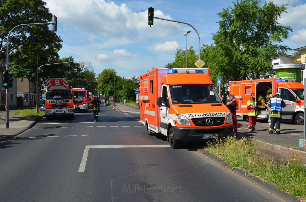 Unfall zwischen zwei KVB Bahnen Koeln Hoehenhaus Im Weidenbruch P010.JPG